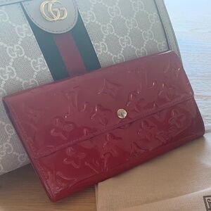 ♦️♦️Louis Vuitton Vernis Monogram AUTHENTIC  Patent Leather Wallet